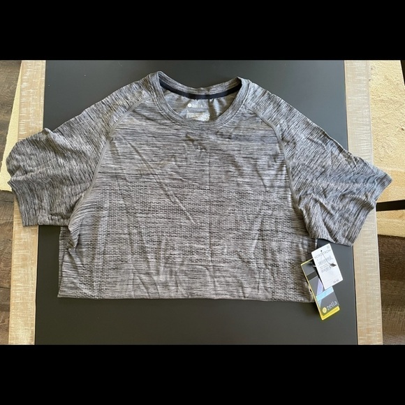 NWT - Men’s Zella Seamless Performance T-Shirt - Gray/Black -  Size L - Picture 2 of 4